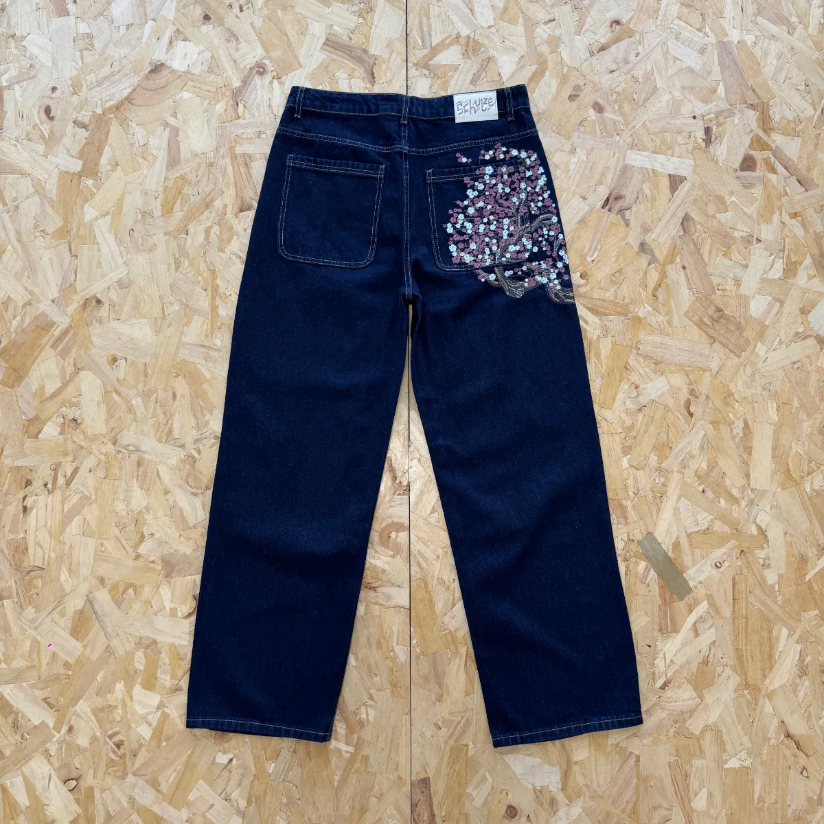 Derschutze Cherry Blossom Embroidered Dark Denim Jeans · Derschutze