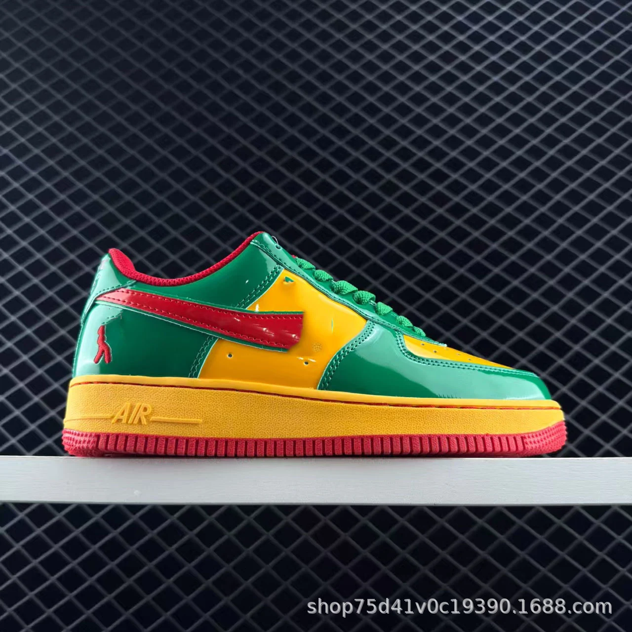 Nike Air Force 1 Low · Nike