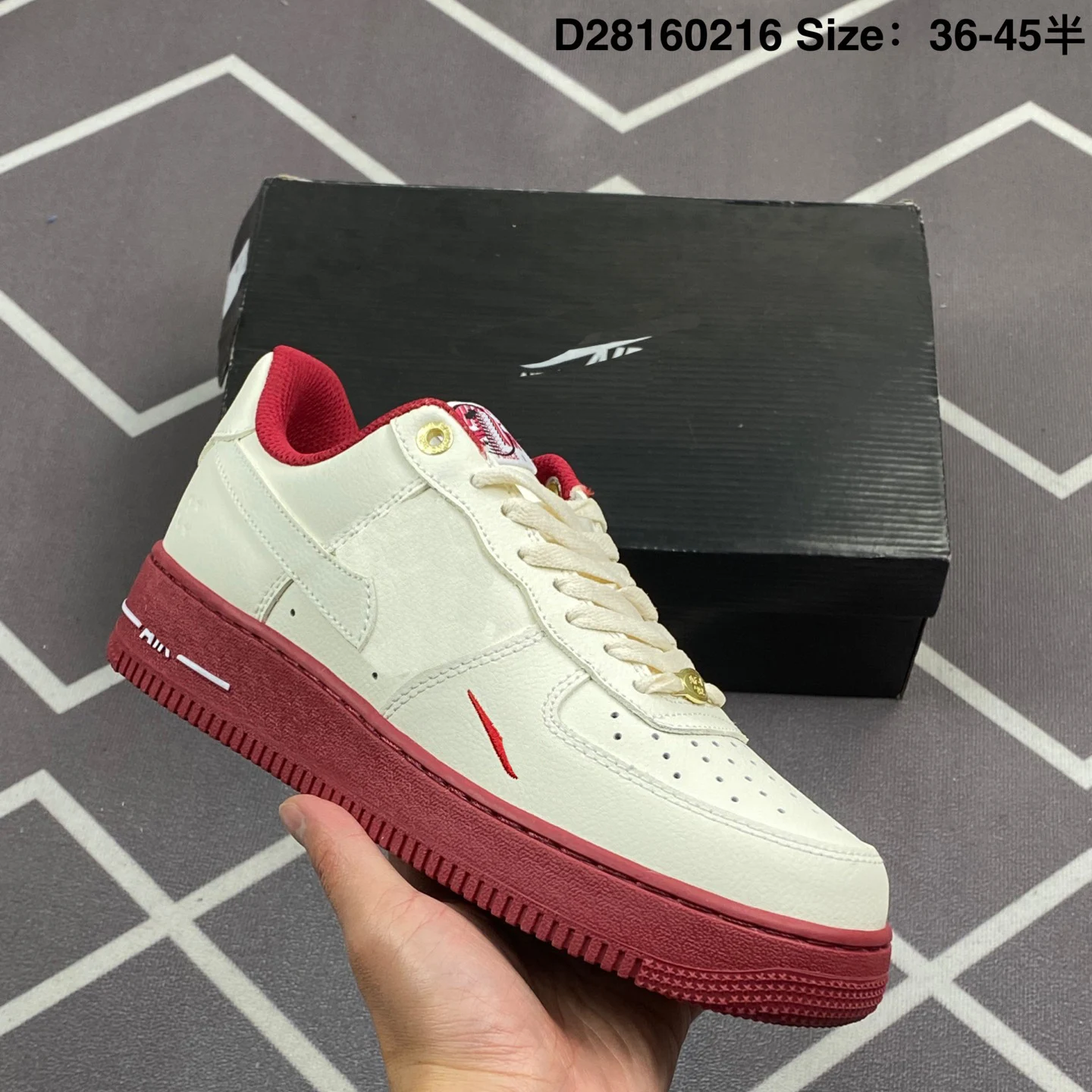 Nike Sneakers · Nike