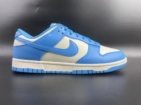 Nike Dunk Low · Nike