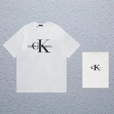 Calvin Klein T-Shirt · Calvin Klein