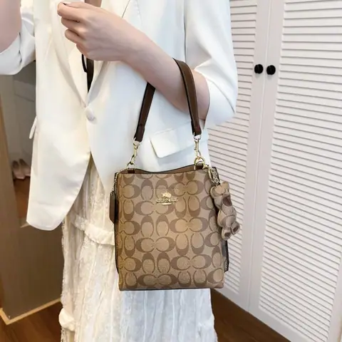 Coach classic monogram bucket bag · Coach