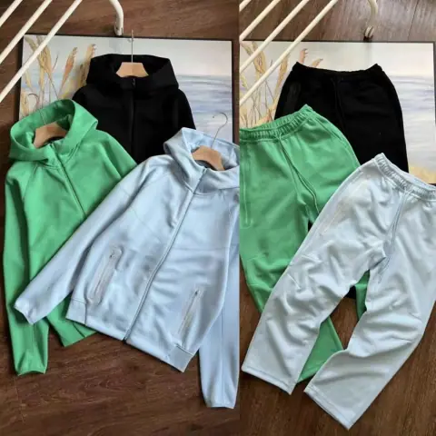 Nike Tech Fleece · Nike