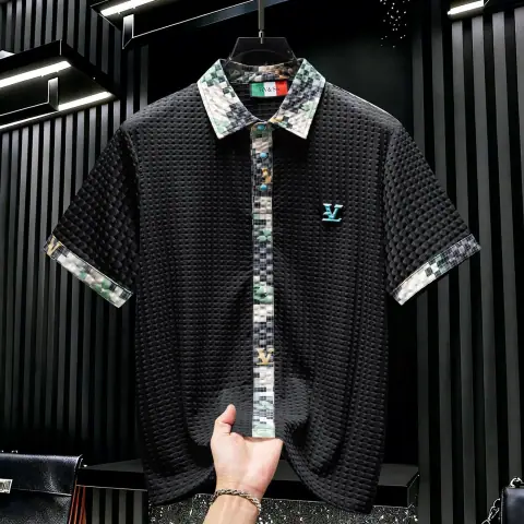 Men Short-Sleeve Shirt with Louis Vuitton-Style Elements · Louis Vuitton