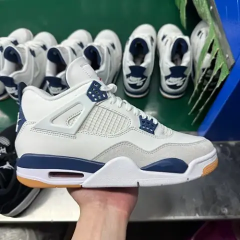 Nike SB x Air Jordan 4 Retro SP "Navy" · Jordan