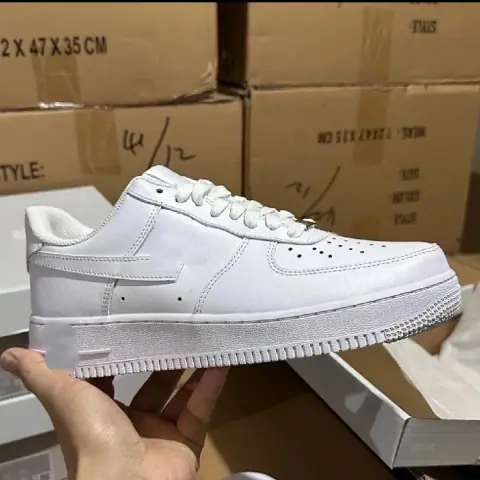 Budget AF1 Triple White · Nike