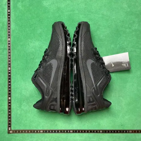 Nike Air Max 270 · Nike
