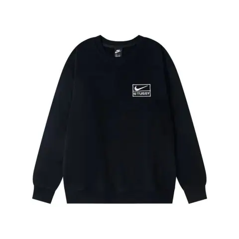 Nike Chest Patch Crewneck Sweatshirt · Nike