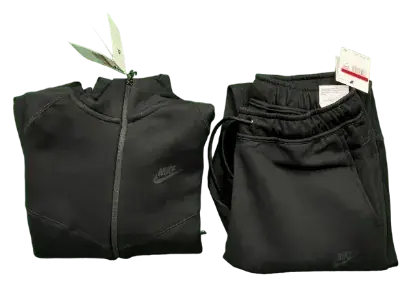 Budget Nike Tech Fleeces · Nike
